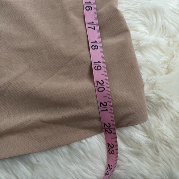 Honeylove LiftWear Wide Strap Tank in Sand Neutral Size 1X Plus - Picture 7 of 9